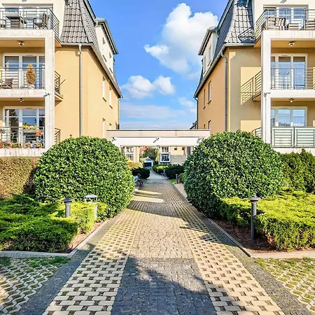 Apartamento Sunny With Parking On The And Friendly Estate By Renters *