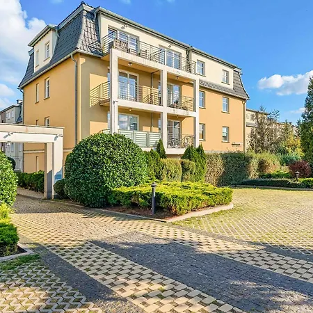 Apartamento Sunny With Parking On The And Friendly Estate By Renters *