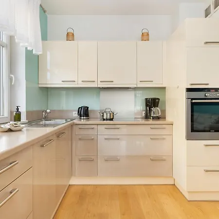 Apartamento Sunny With Parking On The And Friendly Estate By Renters *