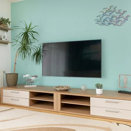 Apartamento Sunny With Parking On The And Friendly Estate By Renters *