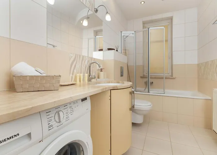 Sunny With Parking On The And Friendly Estate By Rent Like Appartement *