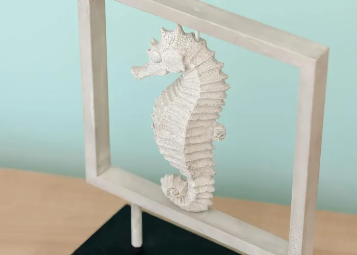 Sunny With Parking On The And Friendly Estate By Rent Like *