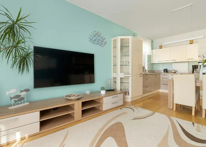 Sunny With Parking On The And Friendly Estate By Rent Like