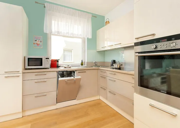 Sunny With Parking On The And Friendly Estate By Rent Like Appartement