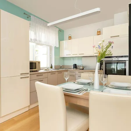 Sunny With Parking On The And Friendly Estate By Rent Like Appartement