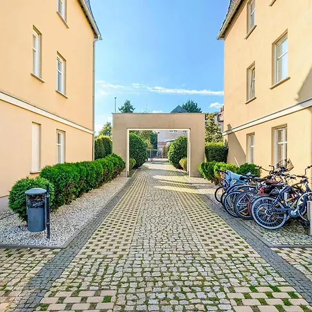 Sunny Parking Close To The Ergo Arena By Renters سوبوت