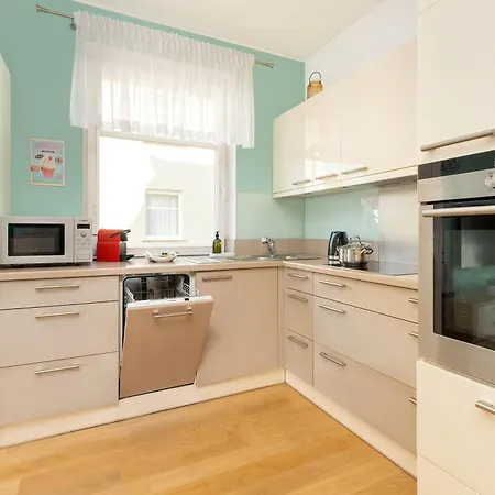 Sunny With Parking On The And Friendly Estate By Rent Like Appartement