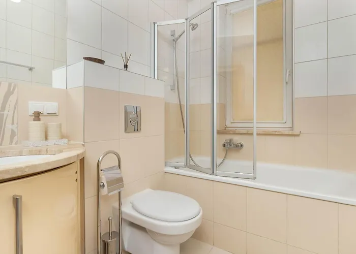 Sunny With Parking On The And Friendly Estate By Rent Like Apartamento Sopot